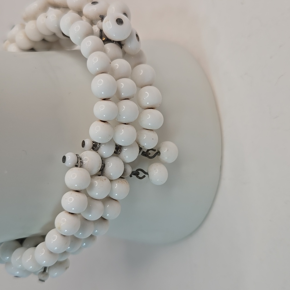 Vintage Retro MCM White Milkglass Wired Beaded Wrap Cuff Bracelet Cha Cha - Picture 4 of 10